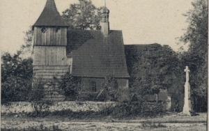 Kościół  pw. św. Wawrzyńca - przeniesiony w latach 30-tych XX w. do Chorzowa